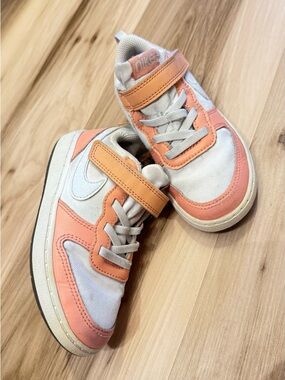 Girls Nike Court Borough Low 2 SE sneakers white light Madder Root colorway 10C